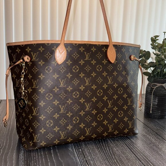 Authentic LV 👜GM Neverfull - Picture 9 of 11